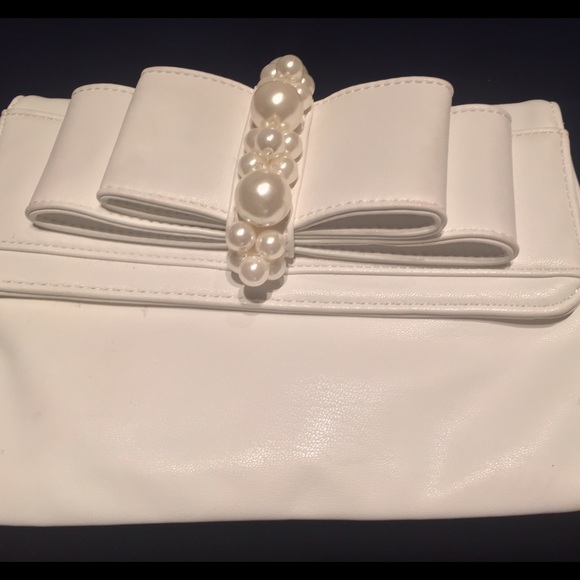 Winter White Pearls Bride Clutch BL Blue Deux Lux