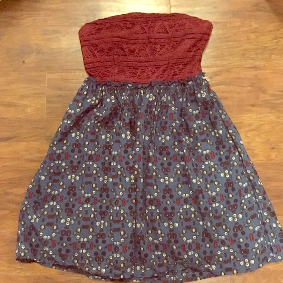 Strapless maroon dress