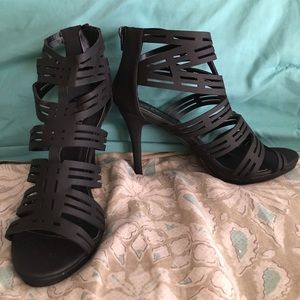 Black strappy high heels •Size 10• Wide width•