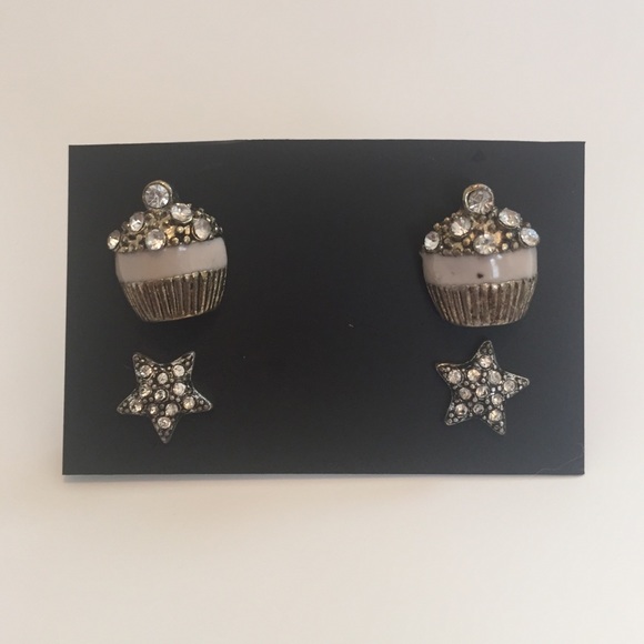 Earring set: cupcake and star earrings