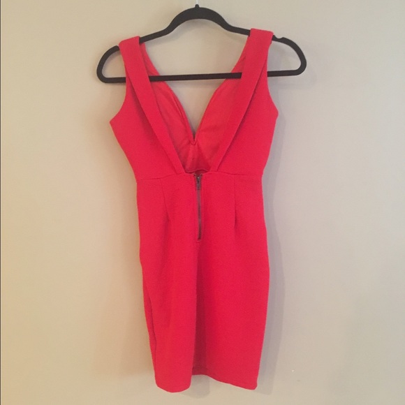 Red, Sleeveless Dress - Picture 4 of 4