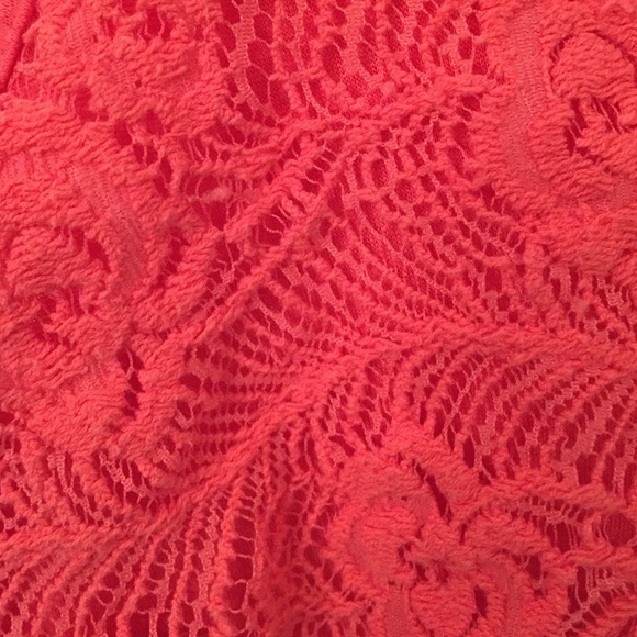 Coral Lace Layered Summer Tank - Picture 2 of 4