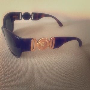 Authentic Versace Iconic Archive Edition Sung.