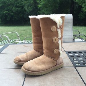 Tall Ugg Bailey-Button chestnut women's size 8
