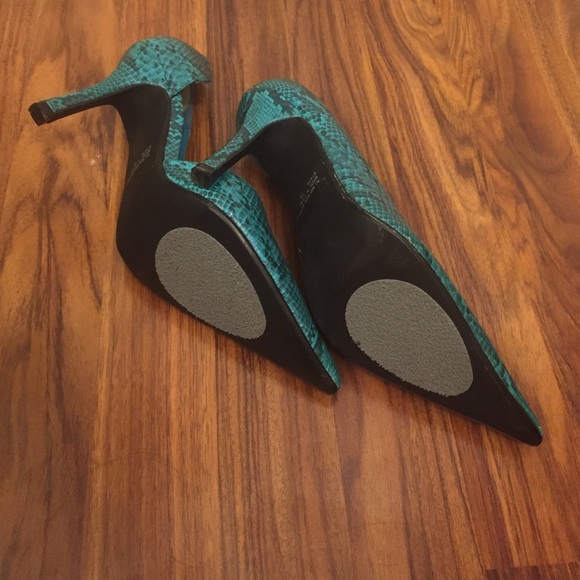 Teal pointed toe heel - Picture 4 of 4