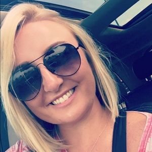 Meet your Posher, Nancy