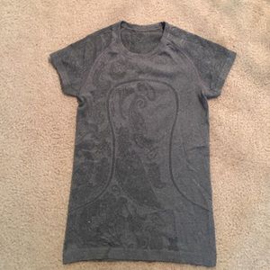 lululemon swiftly SS size 6 heather gray paisley