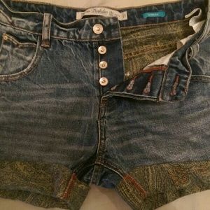 Zara high-waisted button shorts denim + paisley
