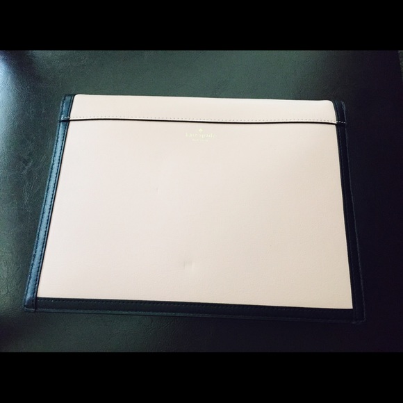 Kate Spade Mayfair Drive Clutch. NWT - Picture 2 of 4