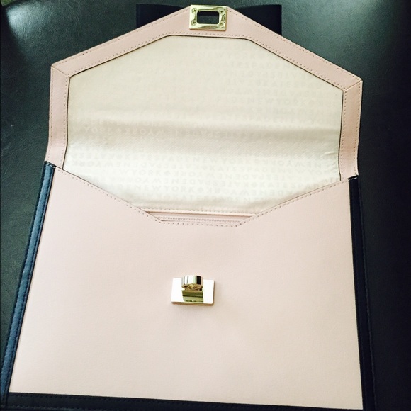 Kate Spade Mayfair Drive Clutch. NWT - Picture 3 of 4