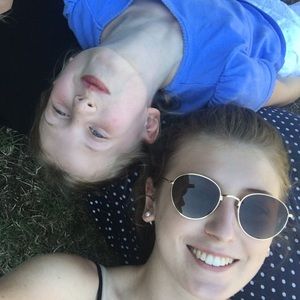 Meet your Posher, Isabel