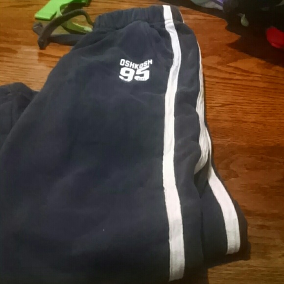 Boy's oshkosh sweats