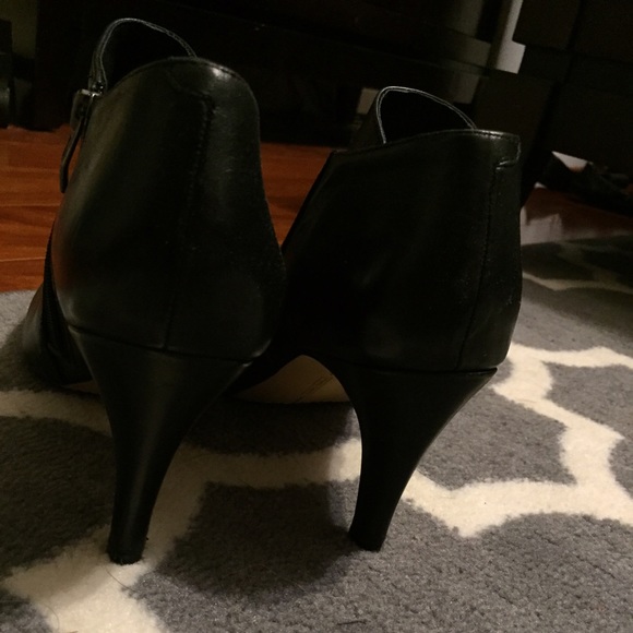Vince Camuto black boots - Picture 2 of 3