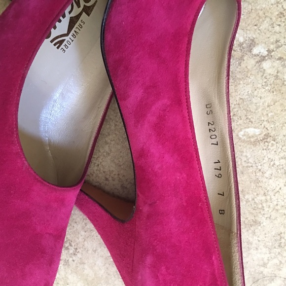 Salvatore Ferragamo Classic Suede Heels - Picture 2 of 4