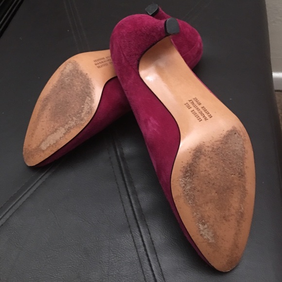 Salvatore Ferragamo Classic Suede Heels - Picture 4 of 4