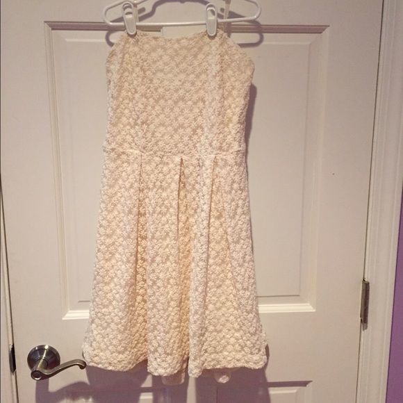 White/Cream strapless dress