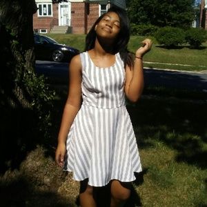 Meet your Posher, Raquel