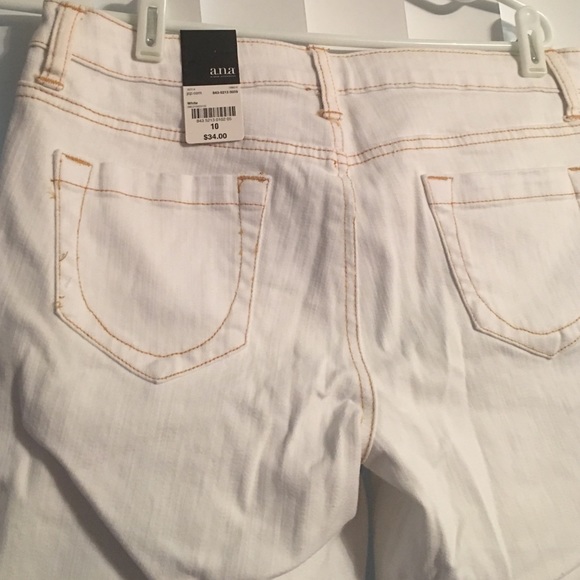 Shorts - Picture 3 of 3