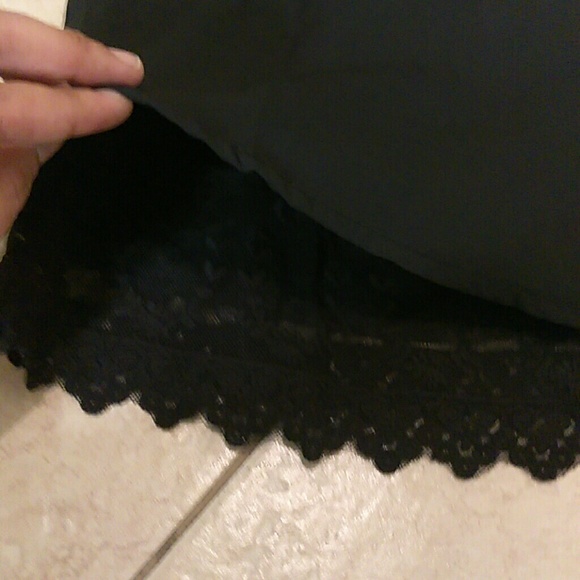 ⛔LAST L*Black Double Layer Lace Crop Top - Picture 4 of 4