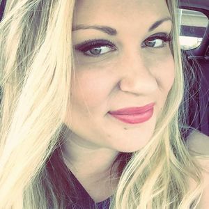 Meet your Posher, Nikki