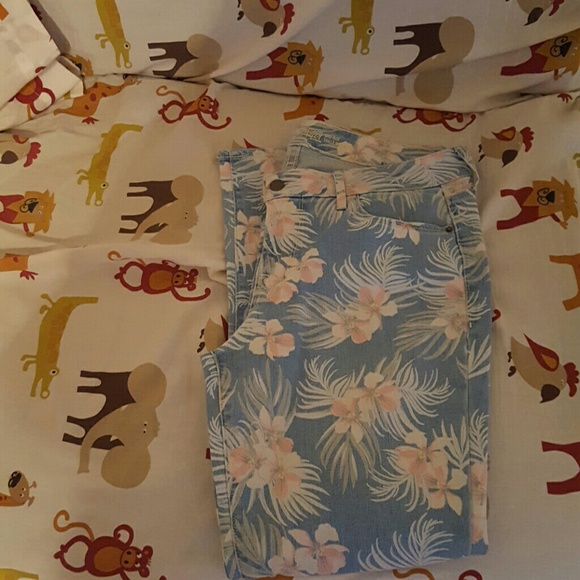 Old Navy Rockstar Floral skinny jeans