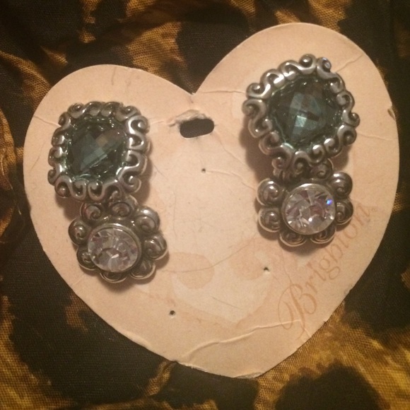 Clear/crystal pair of Brighton earrings