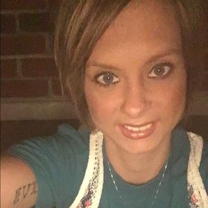 Meet your Posher, Hayley