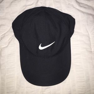 NIKE DRI-fit baseball hat
