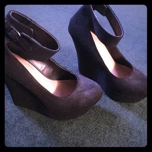 New black wedges