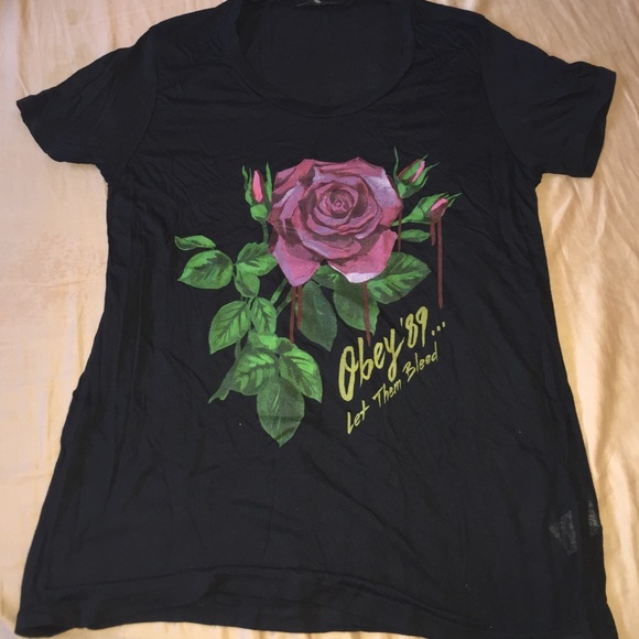 Obey tee