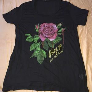 Obey tee