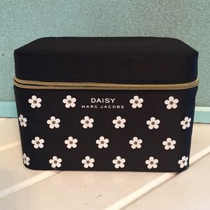 Marc Jacobs box with zipper