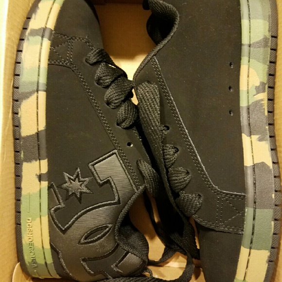 Boys' Size 6 DC Camo "Skater" Shoes