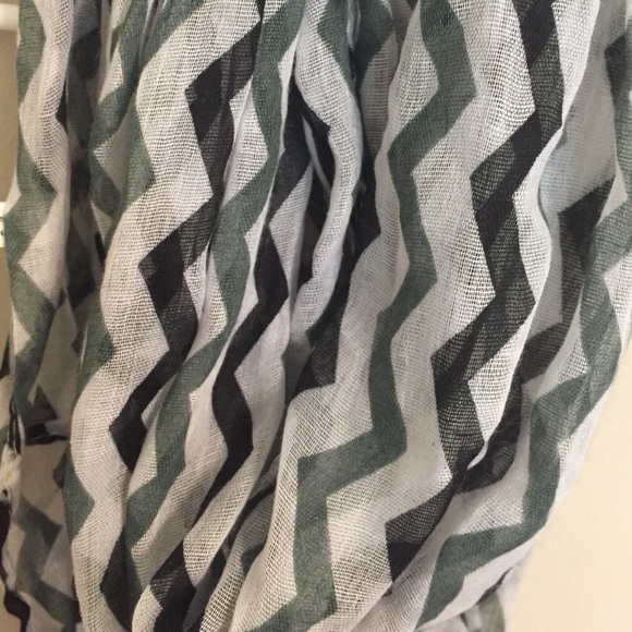 Infinity scarf - Picture 2 of 2