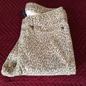 Cheetah print leggings