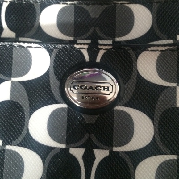 Coach wallet - Picture 2 of 3