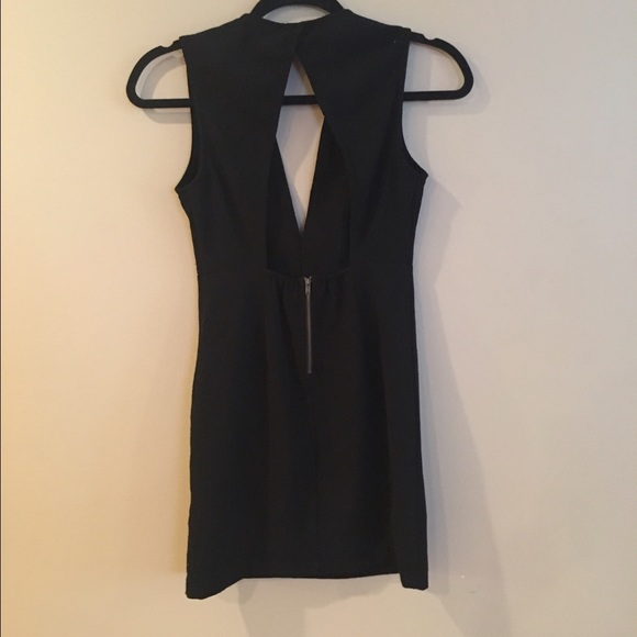 Black, Sleeveless Dress - Picture 2 of 2