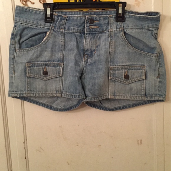 Old Navy Light Wash Denim Shorts - Picture 1 of 3