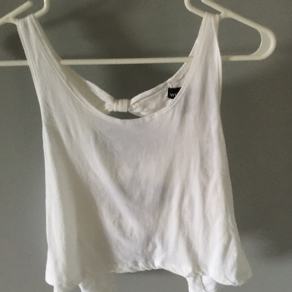 White tank top with cut out back - Picture 2 of 4