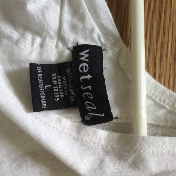 White tank top with cut out back - Picture 3 of 4