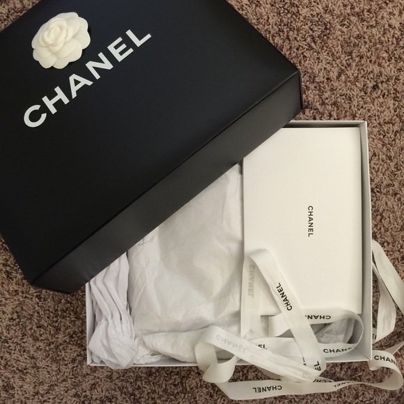 Chanel Iridescent Old Medium Boy Mermaid Bag - Picture 3 of 3