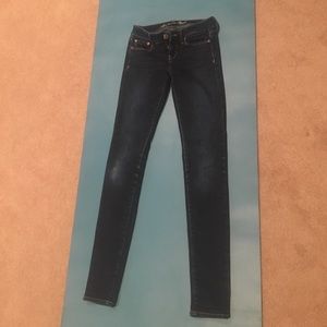 American Eagle dark washed skinny jeans