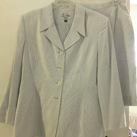 Le Suit Skirt suit