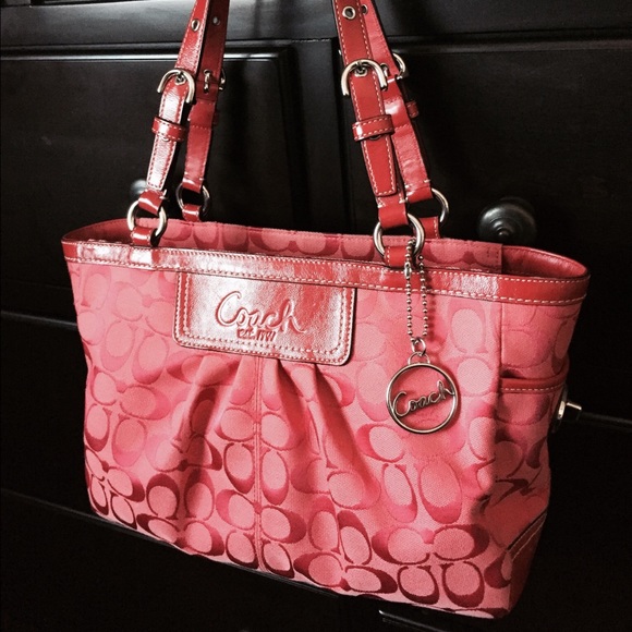 Beautiful Authentic Coach handbag
