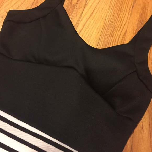 Tight fitted dress - Picture 2 of 4