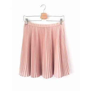Banana Republic pleated skirt