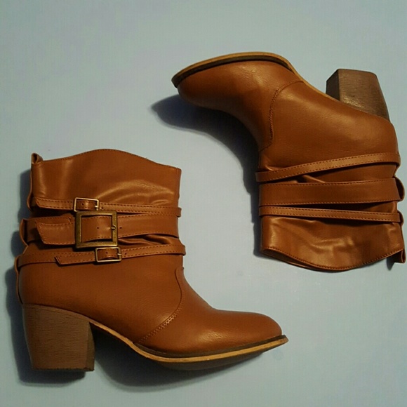 Ankle booties brown