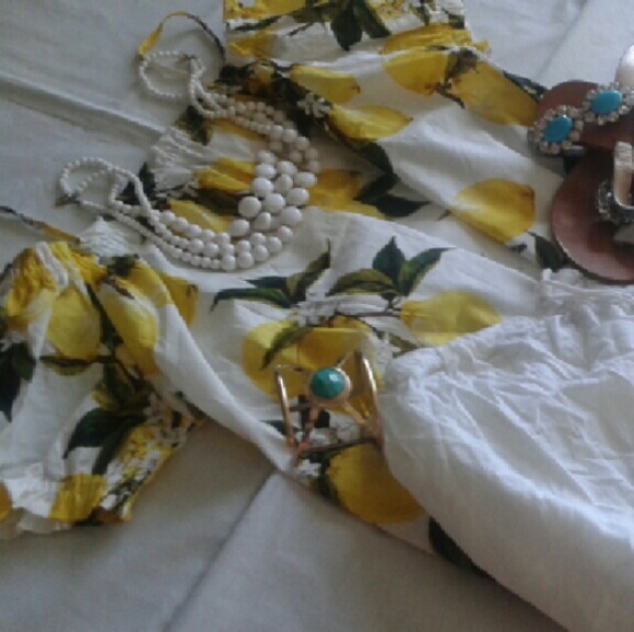 Cutest top ever!!! So fresh literally :) BRAND NEW - Picture 2 of 3