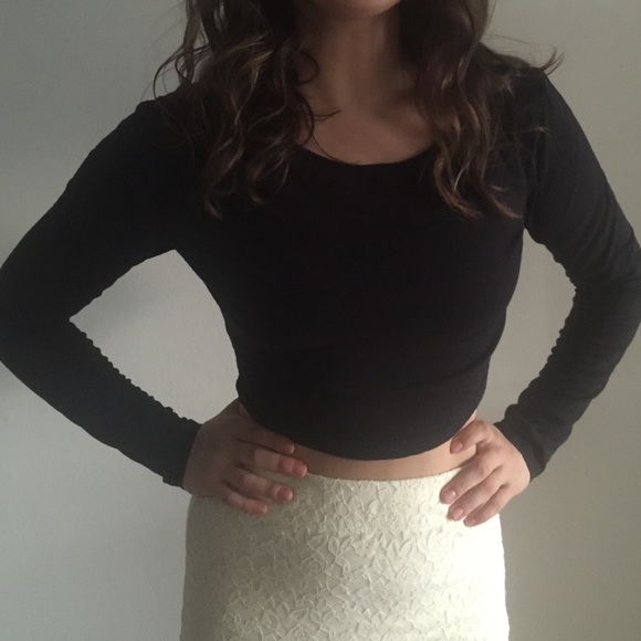 Black Long Sleeve Crop Top