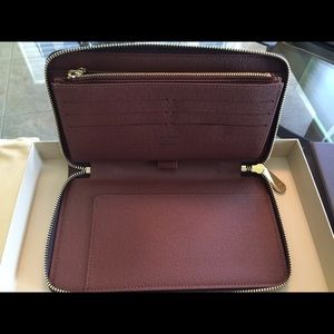 Louis Vuitton- Zipper Organiser